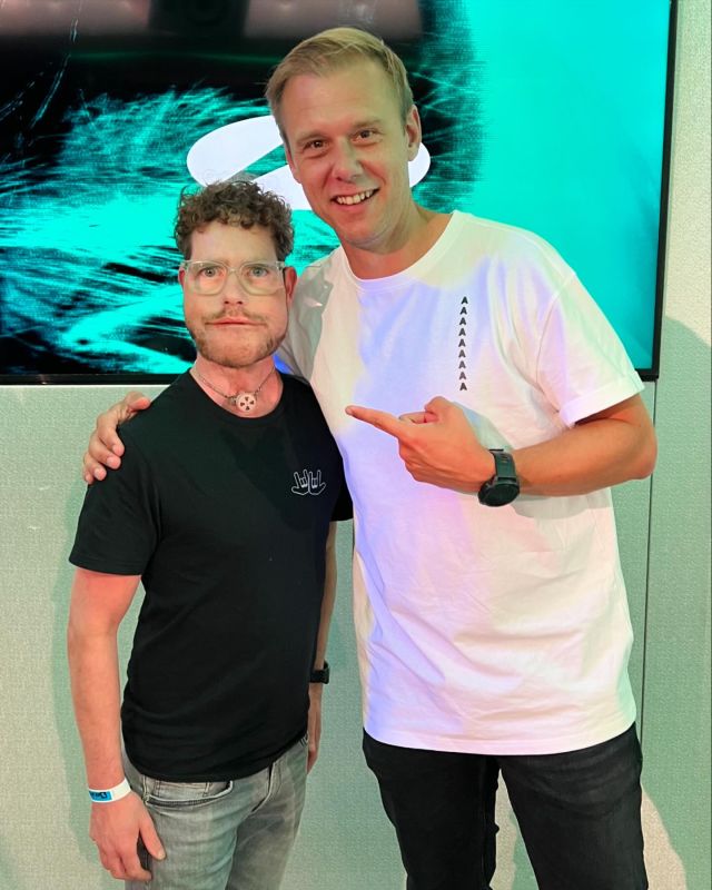 Vandaag samen met “neef” en vriend Robert een Meet & Greet gehad met Armin van Buuren n.a.v. m’n support van z’n EK nummer in de EK Hits Playlist op Spotify met 10k volgers. Daarna een aflevering van a State Of Trance bijgewoond! 🎧🙌🏻🔥🎶